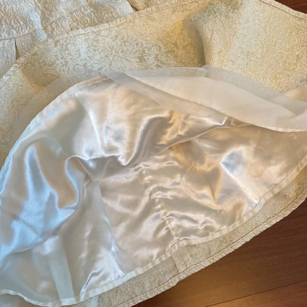 Children’s Place EUC Cream & Metallic beautiful Gold Dress w/Black Straps / Sz 8